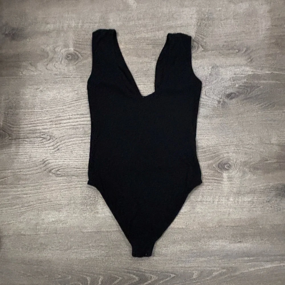 Free People Take Me Out Black Sleeveless Henley Bodysuit Size Medium - Picture 2 of 8